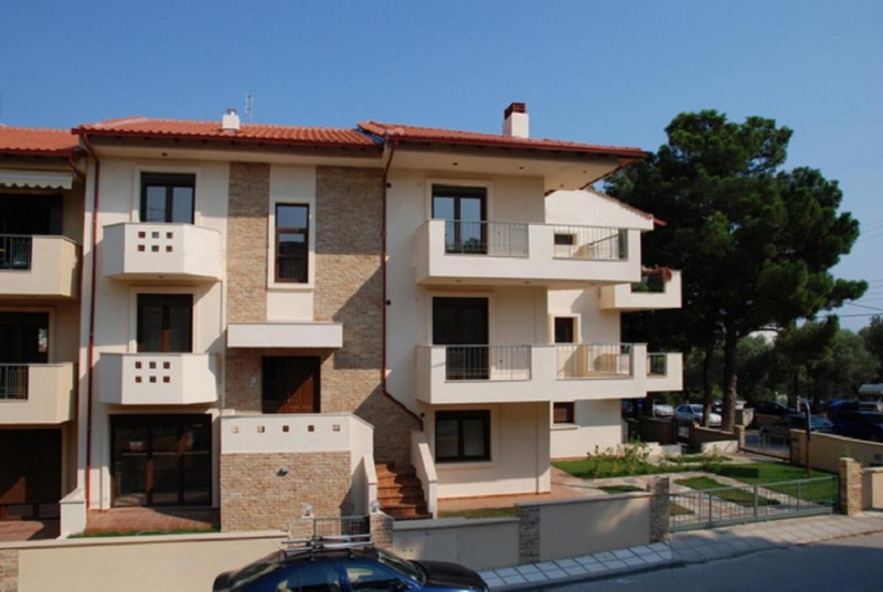 Alexandros Maisonettes & Apartments Nea Moudania Bagian luar foto