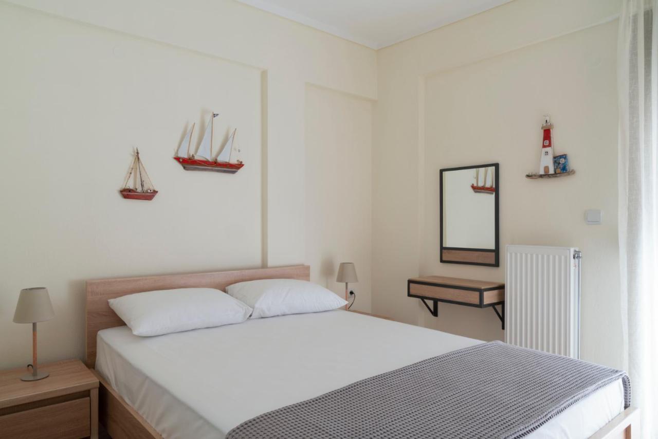Alexandros Maisonettes & Apartments Nea Moudania Bagian luar foto